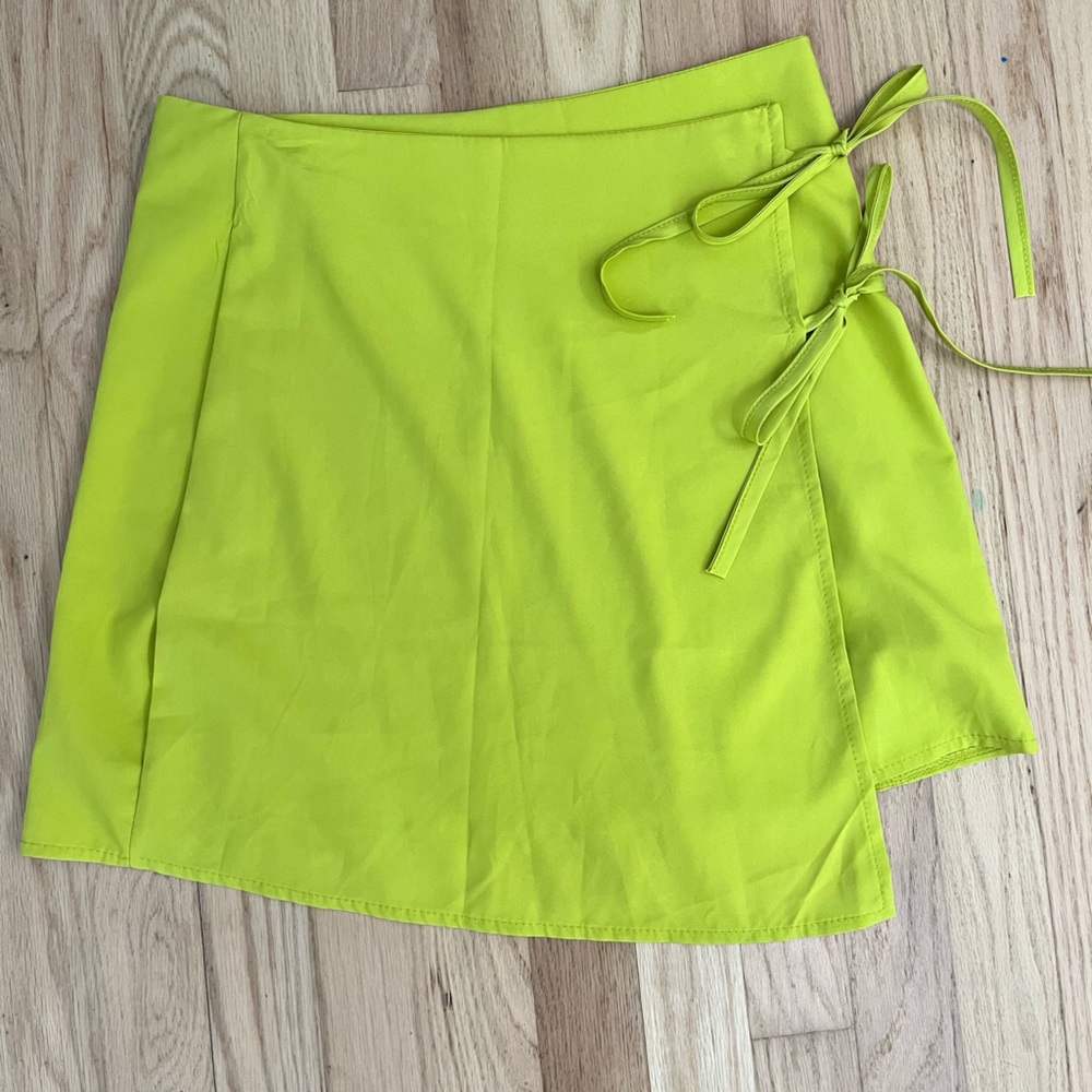 Like green skirt